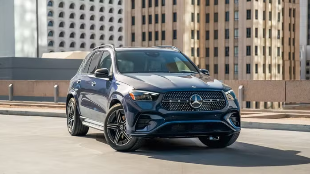 Luxury rental car features