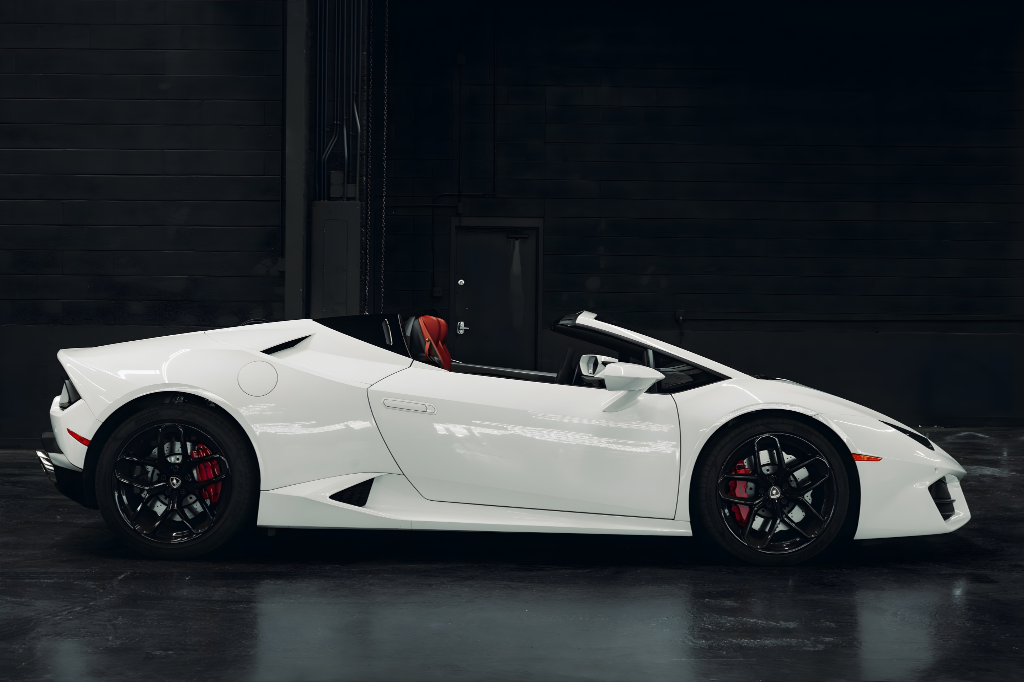 LamborghiniHuracanSpyderSideImage